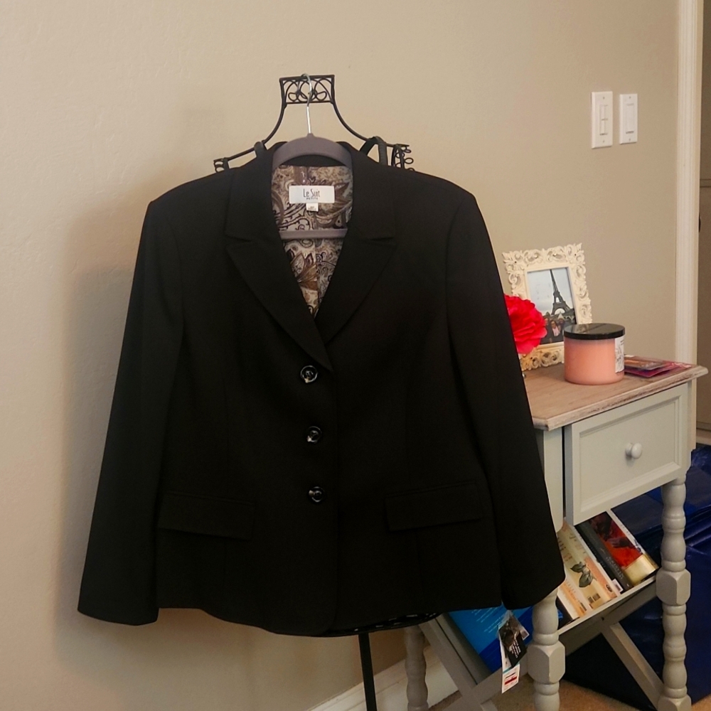 NWT LeSuit Dark Brown Suit Jacket and Slacks, Size 16P